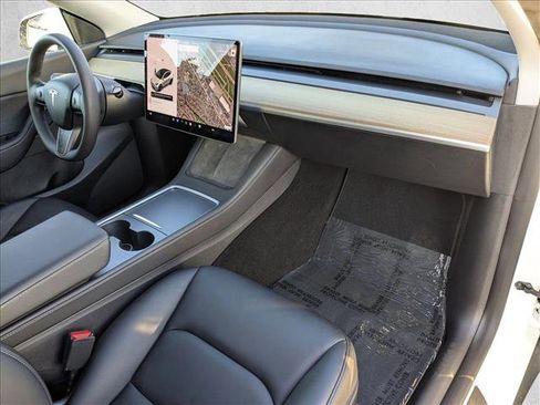 Used 2021 Tesla Model Y Long Range image 24