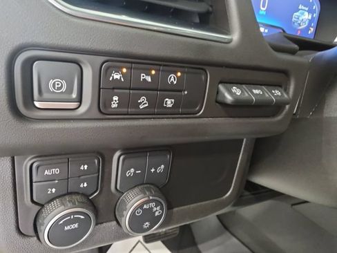 Used 2023 Chevrolet Tahoe Premier AWD/4WD image 20