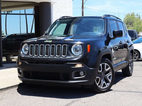Used 2018 Jeep Renegade Latitude FWD image 2