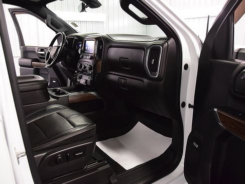 Used 2021 Chevrolet Silverado 2500 High Country w/ Z71 Off-Road Package image 33