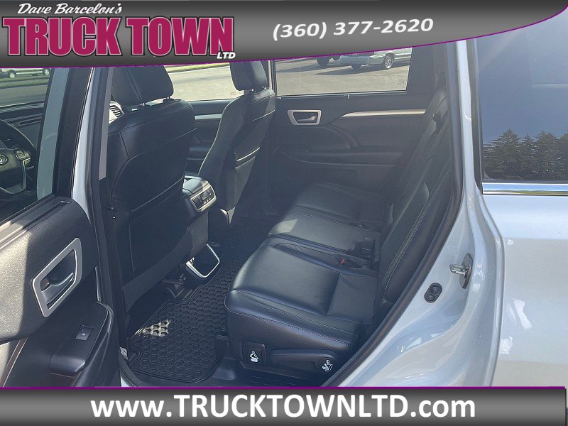 Used 2018 Toyota Highlander XLE AWD/4WD image 10