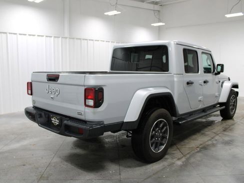 Used 2023 Jeep Gladiator Overland image 9