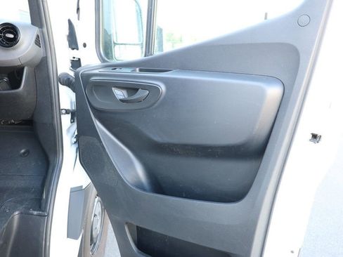Used 2023 Mercedes-Benz Sprinter 2500 image 28