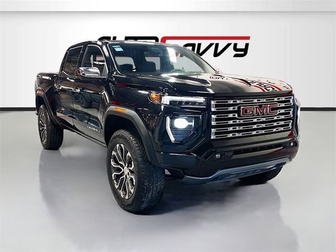 Used 2025 GMC Canyon Denali image 1