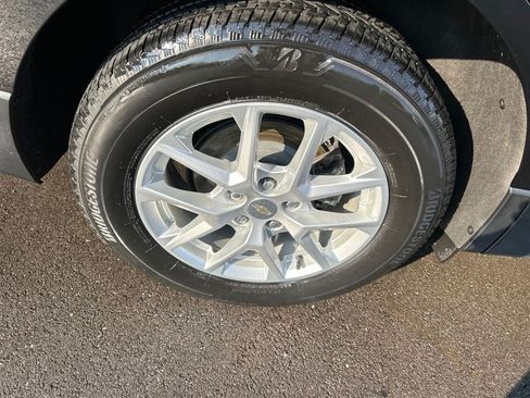 Used 2023 Chevrolet Equinox LT AWD/4WD image 34