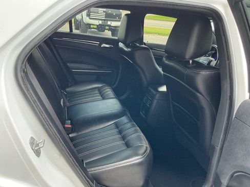 Used 2019 Chrysler 300 S RWD image 12