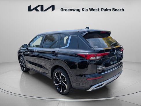 Used 2022 Mitsubishi Outlander SE image 5