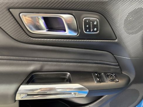 Used 2025 Ford Mustang GT Premium image 19