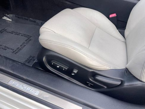 Used 2011 Lexus IS 250C w/ Luxury Pkg image 15