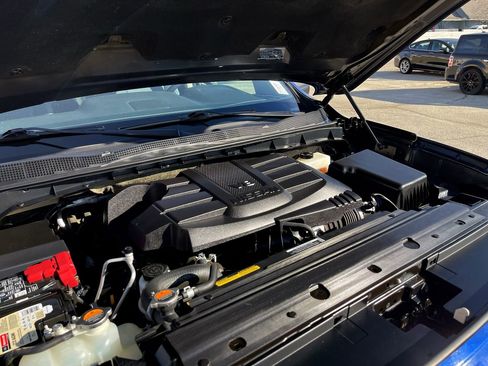 Used 2021 Nissan Titan SV w/ SV Convenience Package image 46