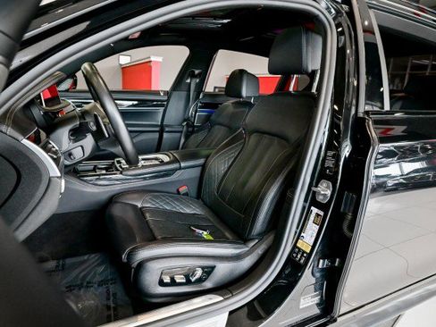 Used 2020 BMW 750i xDrive w/ Executive Package AWD/4WD image 15