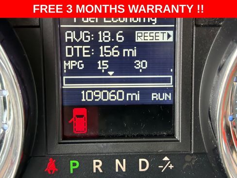 Used 2014 Chrysler Town & Country Touring image 16