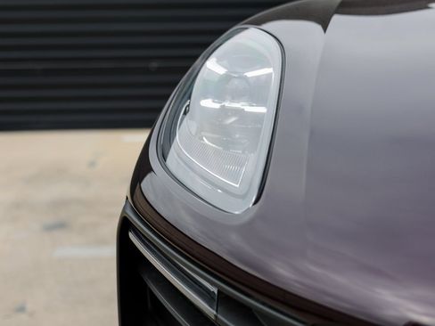 Certified 2026 Porsche Macan AWD/4WD image 13