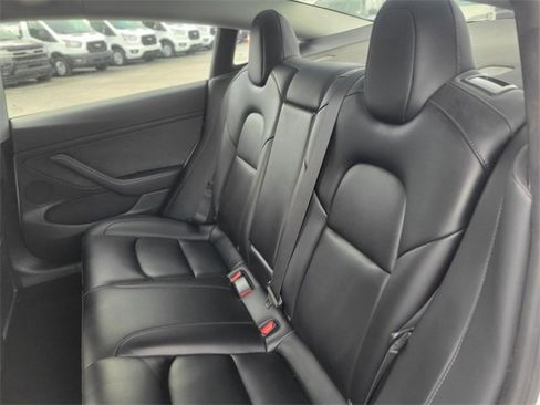Used 2023 Tesla Model 3 Standard Range image 8