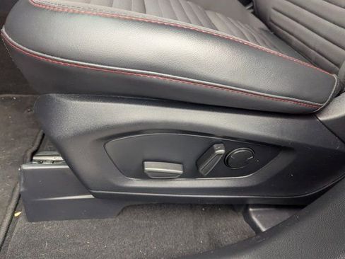 Used 2025 Ford Explorer ST-Line w/ ST-Line Street Pack image 25