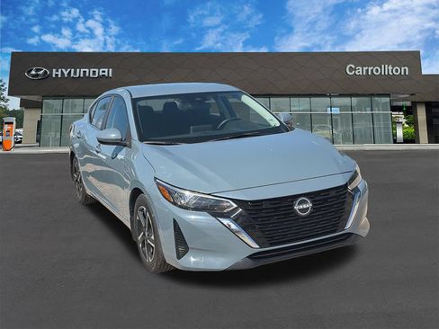Used 2024 Nissan Sentra SV FWD image 3