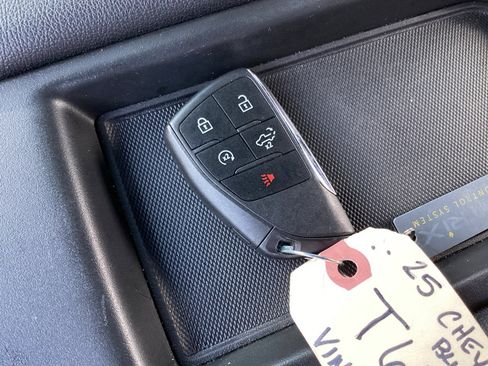 Used 2025 Chevrolet Silverado 1500 Custom image 32