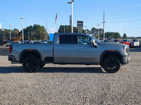 New 2026 GMC Sierra 2500 Denali w/ Denali Reserve Package AWD/4WD image 9