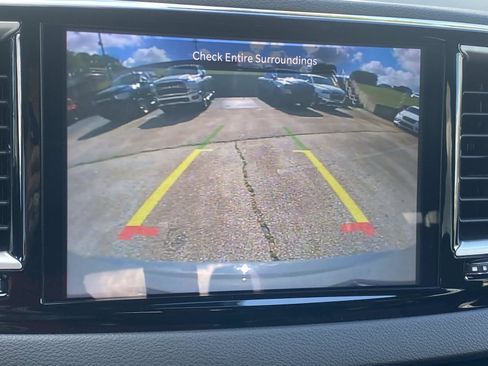 Certified 2025 Chrysler Pacifica Select image 31