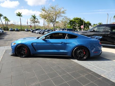 Used 2019 Ford Mustang Shelby GT350 w/ Technology Package image 16