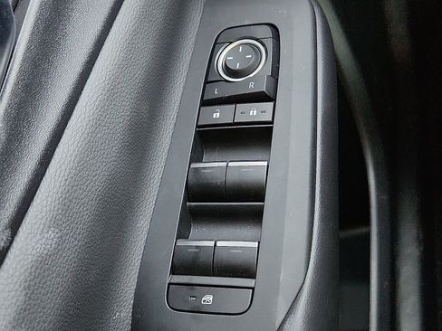 Used 2024 Toyota Prius XLE FWD image 17