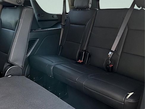 Used 2025 Chevrolet Tahoe LT AWD/4WD image 13