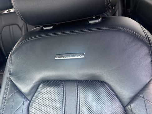 Used 2018 Ford Expedition Max Platinum RWD image 16