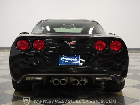 Used 2007 Chevrolet Corvette Coupe w/ Performance Package RWD image 11