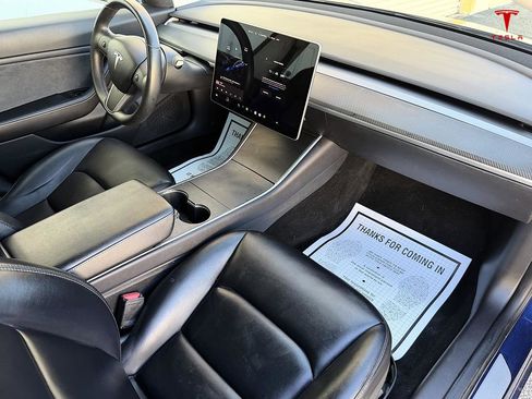 Used 2019 Tesla Model 3 Standard Range image 12