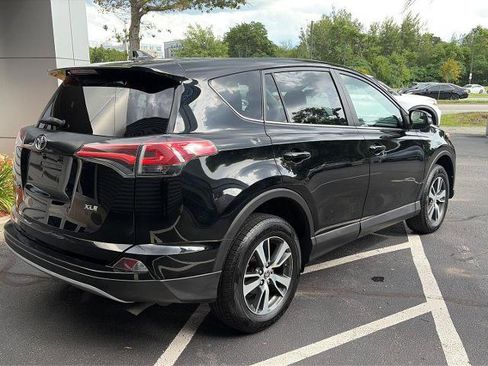 Used 2018 Toyota RAV4 XLE FWD image 5