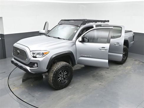 Used 2021 Toyota Tacoma TRD Off-Road image 54