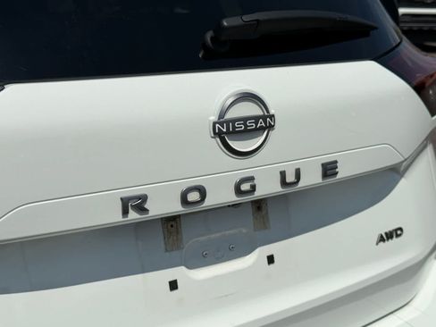 Used 2024 Nissan Rogue S AWD/4WD image 7