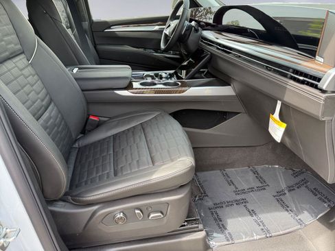 New 2026 Cadillac Escalade Platinum Sport AWD/4WD image 13