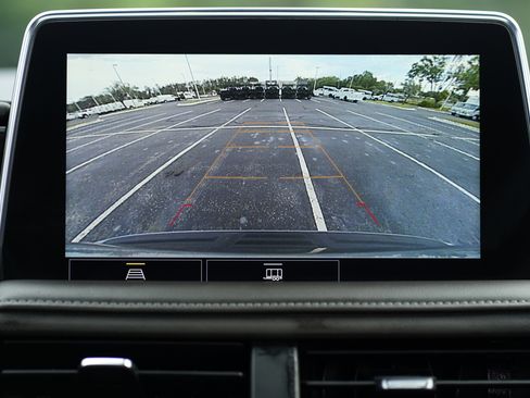 Used 2021 Chevrolet Suburban LT w/ Rear Media and Nav Package RWD image 34