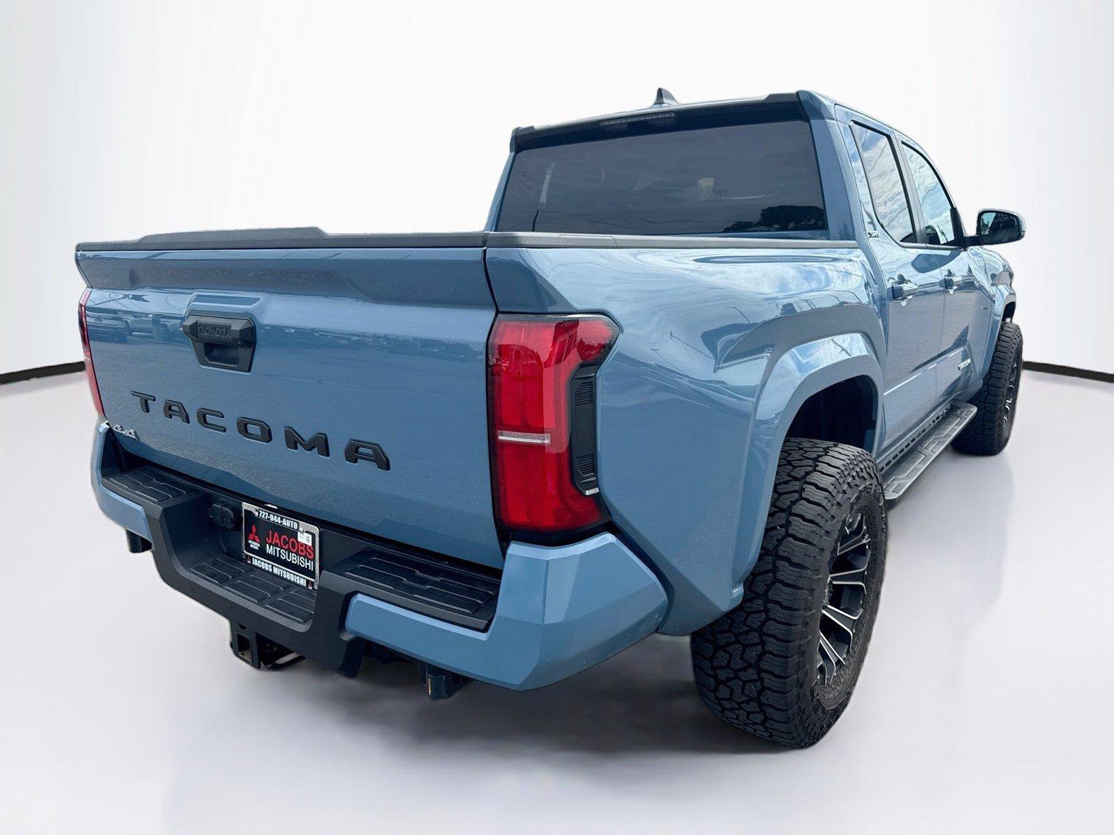 Used 2026 Toyota Tacoma SR5 AWD/4WD image 5