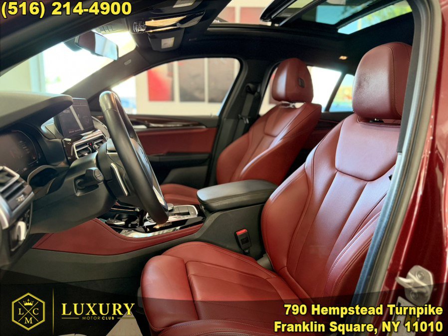Used 2023 BMW X4 xDrive30i w/ Premium Package AWD/4WD image 1