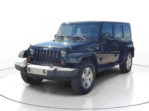 Used 2010 Jeep Wrangler Unlimited Sahara AWD/4WD image 2