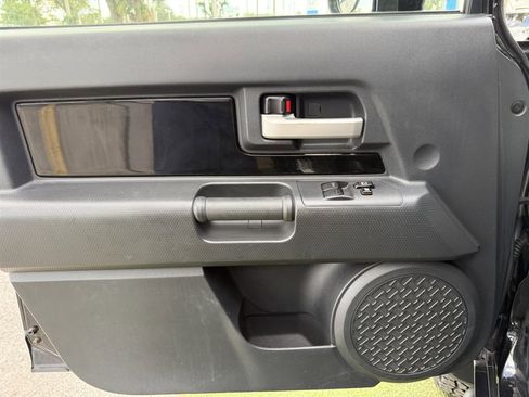 Used 2007 Toyota FJ Cruiser 4WD image 28