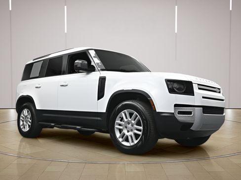 Used 2025 Land Rover Defender 110 S AWD/4WD image 28