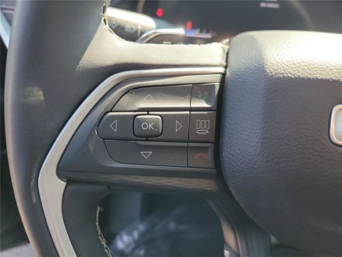 Used 2023 Jeep Grand Cherokee L Laredo w/ Luxury Tech Group I AWD/4WD image 25