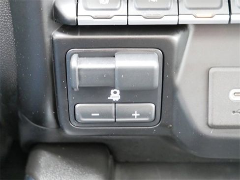 Used 2023 GMC Sierra 2500 AT4 w/ AT4 Premium Plus Package image 22