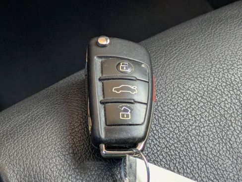 Used 2015 Audi Q3 2.0T Prestige w/ Prestige Package image 31