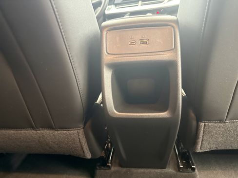Used 2025 Chevrolet Trax LT w/ LT Convenience Package FWD image 19
