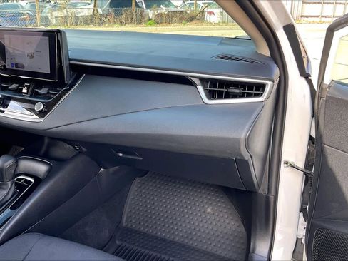 Used 2024 Toyota Corolla LE image 37