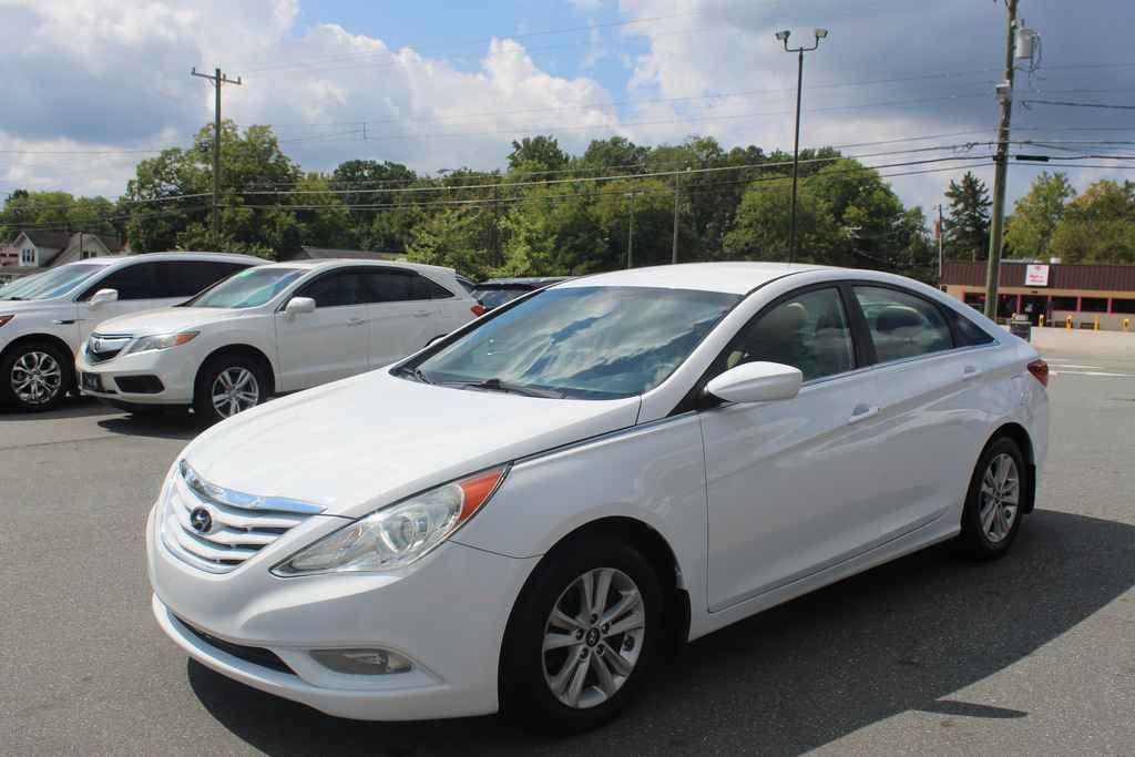 Used 2013 Hyundai Sonata GLS w/ Popular Equipment Pkg FWD image 1