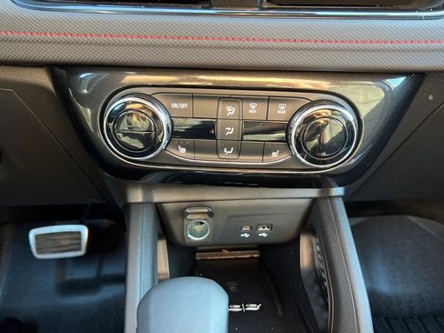 Used 2025 Chevrolet TrailBlazer RS w/ Convenience Package image 17