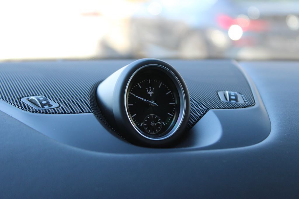 Used 2024 Maserati Levante GT Ultima AWD/4WD image 21