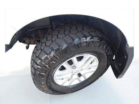 Used 2016 Nissan Frontier SV image 23