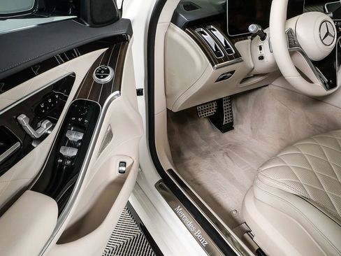 Used 2022 Mercedes-Benz S 500 4MATIC image 8