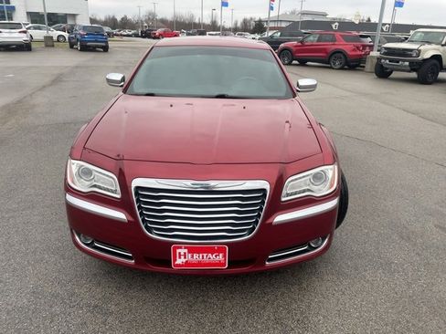 Used 2014 Chrysler 300 C image 3